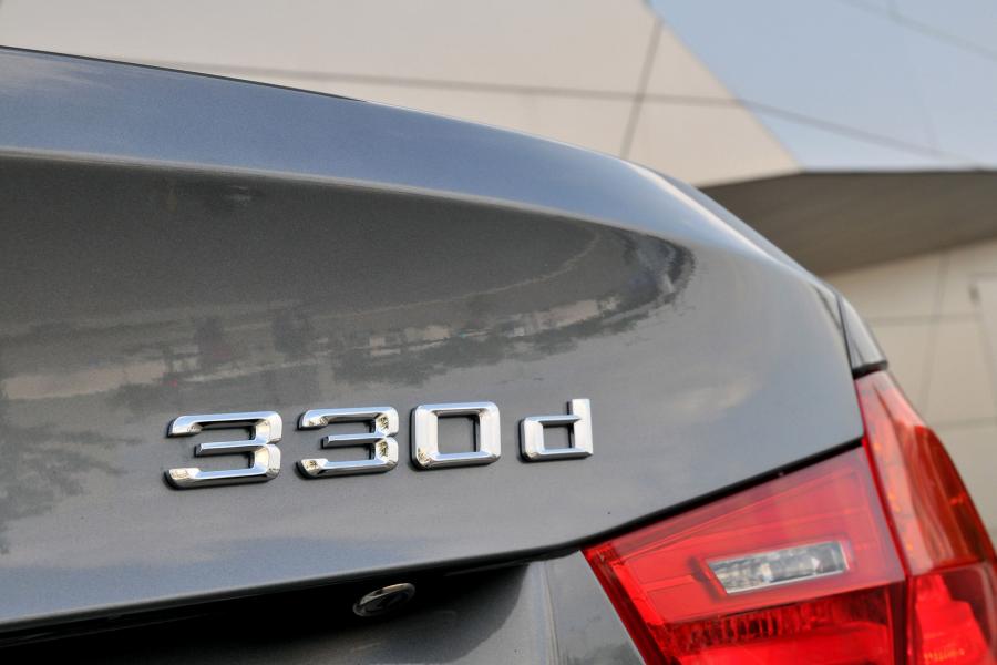  BMW 330d 2009 года  (фото 2 из 12)